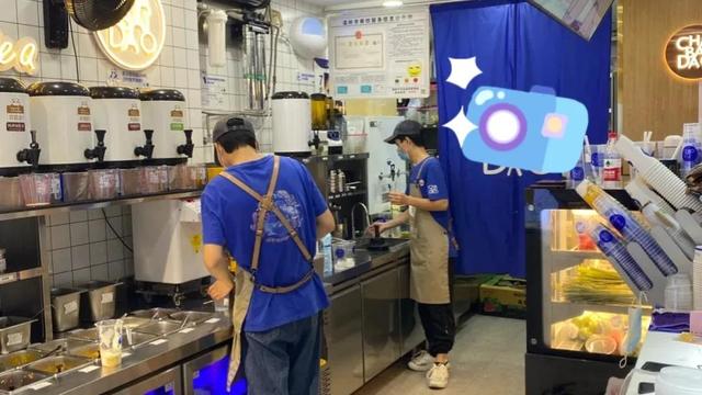 加盟奶茶店到底赚不赚钱（女生开奶茶店赚钱吗）-万图副业网
