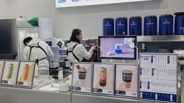 图片[2]-加盟奶茶店到底赚不赚钱（女生开奶茶店赚钱吗）-万图副业网
